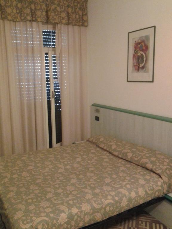 Hotel Lady Susanna Варацце Екстер'єр фото